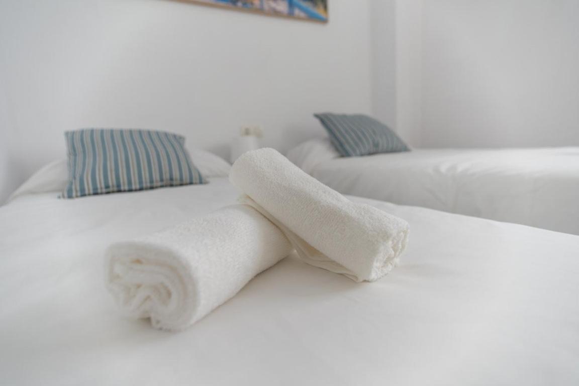 Calabahia Beach Cala Del Moral Rincon de la Victoria Ngoại thất bức ảnh