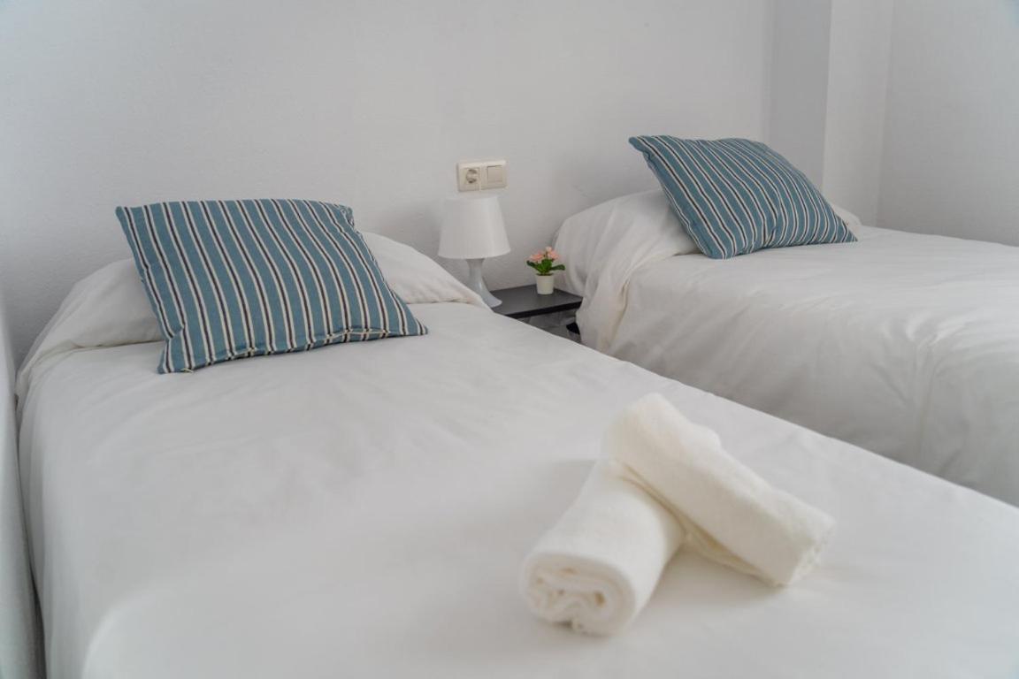 Calabahia Beach Cala Del Moral Rincon de la Victoria Ngoại thất bức ảnh