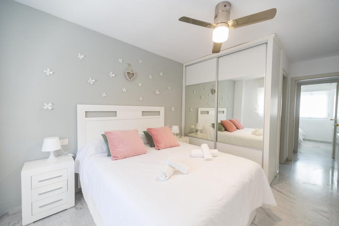 Calabahia Beach Cala Del Moral Rincon de la Victoria Ngoại thất bức ảnh